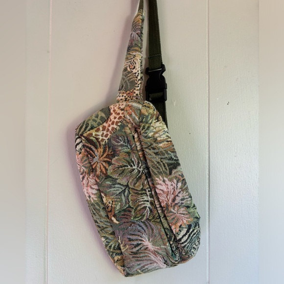 Handmade Retro Fanny Pack - Picture 1 of 3